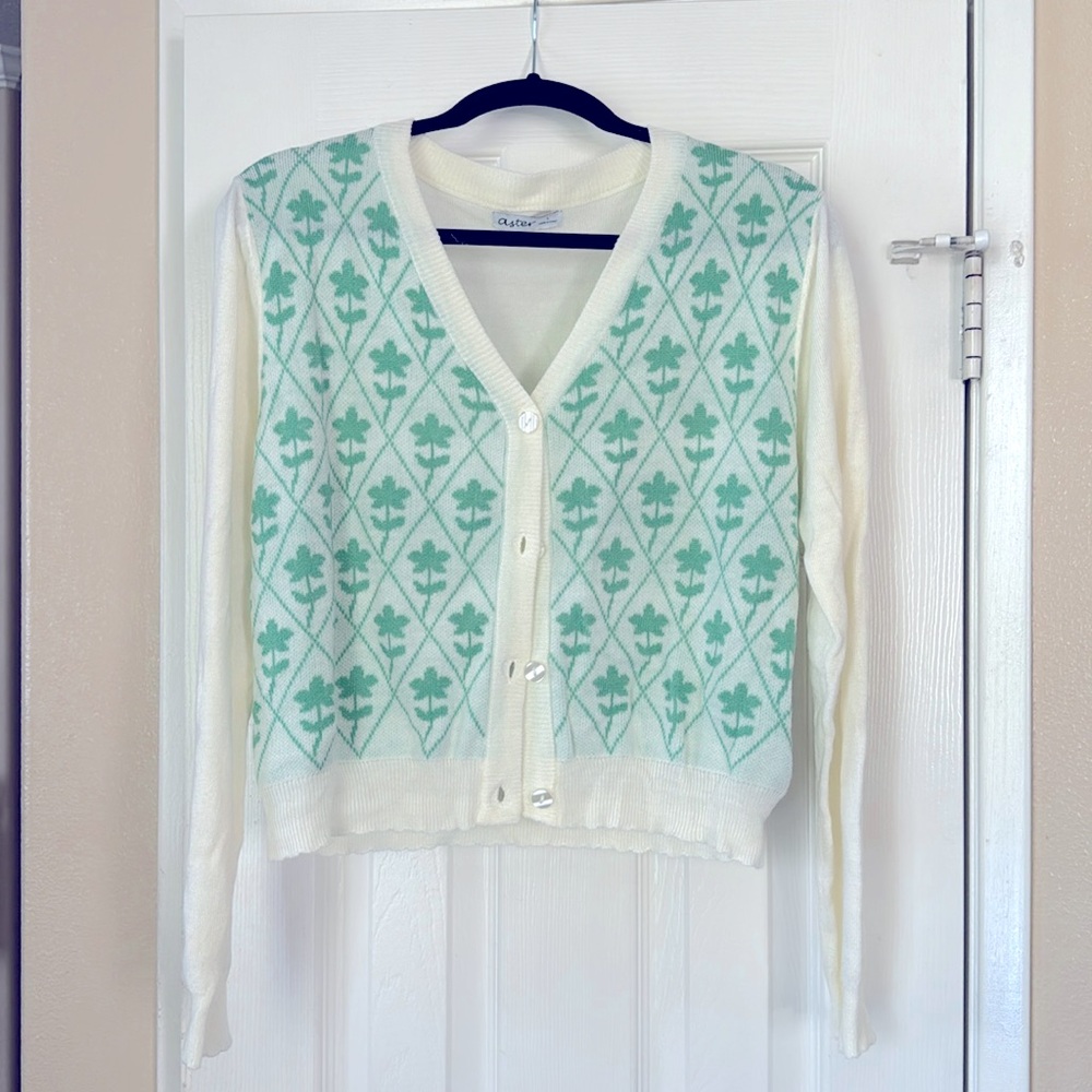 Floral V-neck Cardigan